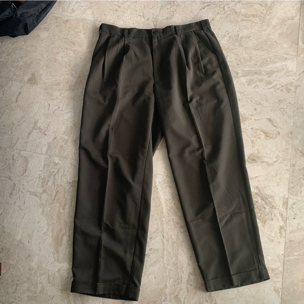 Dark olive IZOD men’s casual slacks 38/30